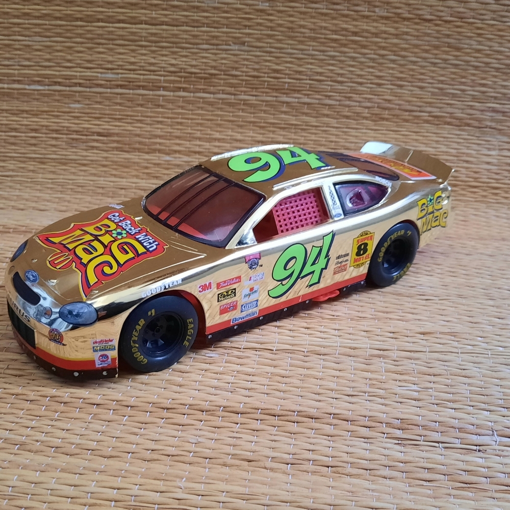 Bill Elliot #94, Limited Ed. 1:24, Racing Champions, McDonalds Gold Car, No Box